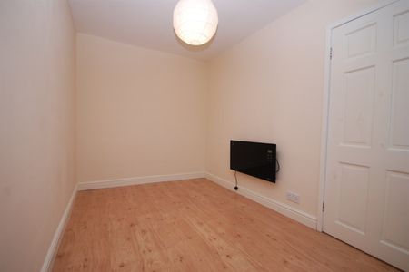 1 bed apartment to rent in Belsay Gardens, Gosforth, NE3 - Photo 2