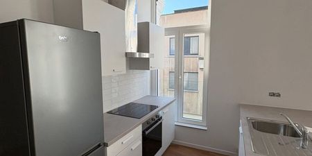 Appartement te huur in Charleroi voor € 825 met 2 slaapkamers - Foto 3