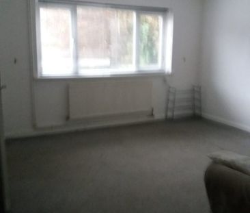 Room in a Shared House, Liverpool Road, CR7 - Photo 3