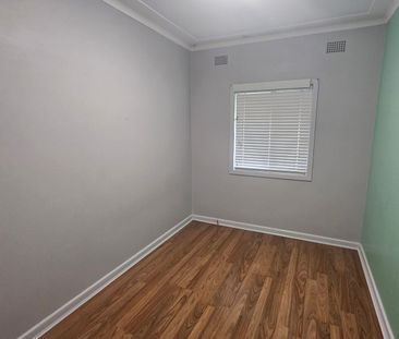 FOR LEASE – 20 Maryvale Avenue, Liverpool - Photo 5