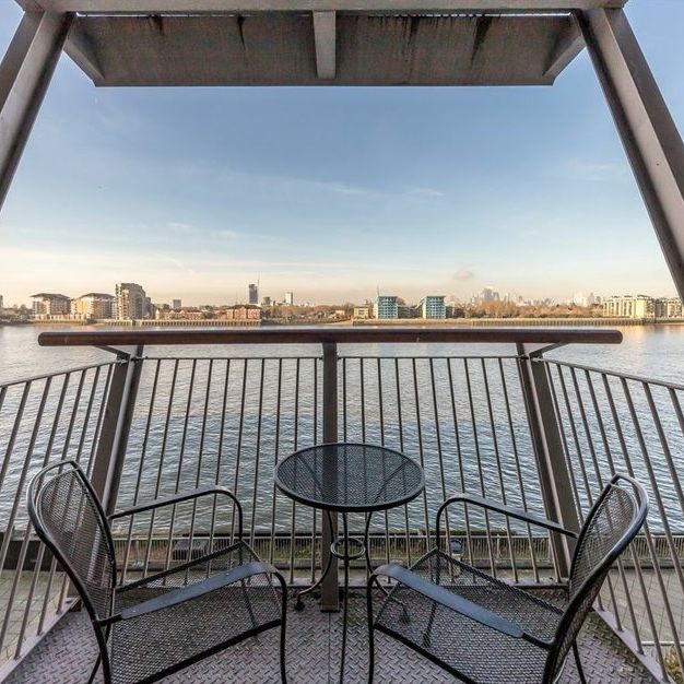 Westferry Road - Photo 2