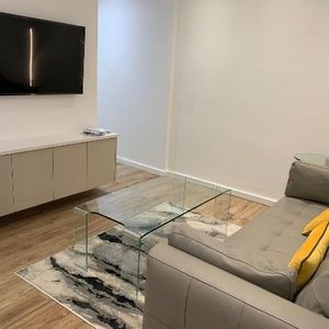 1 Bed Flat, Marble Arch Apartments, W1H - Photo 2