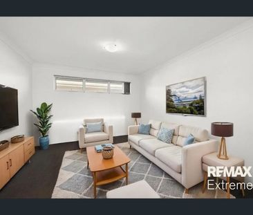 Outstanding 4x2 Home in Baldivis - Photo 3