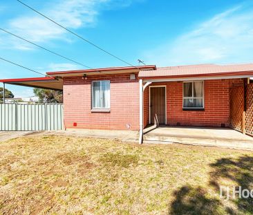 Three Bedroom Family Home - Photo 3