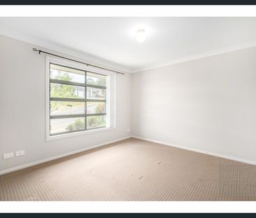 WELL PRESENTED LOW MAINTENANCE FAMILY HOME - Photo 5