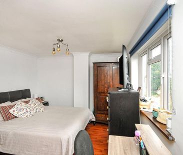 2 bedroom end of terrace house to rent - Photo 3