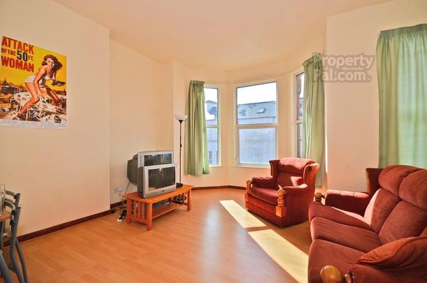 Flat 2, 21 Ashley Avenue - Photo 1