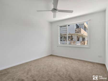 As-new townhouse - Ultimate comfort and convenience - Photo 4