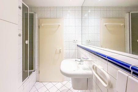 Wohnen auf zwei Ebenen mit besonderer Privatsphäre – Großzügige Maisonettewohnung mit Charme und Individualität! - Photo 5