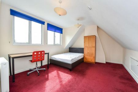 6 bedroom semi-detached house to rent - Photo 4