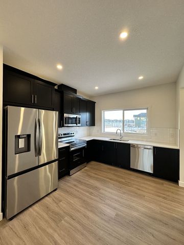 17 Silverton Glen Gate SW, Calgary - Photo 3