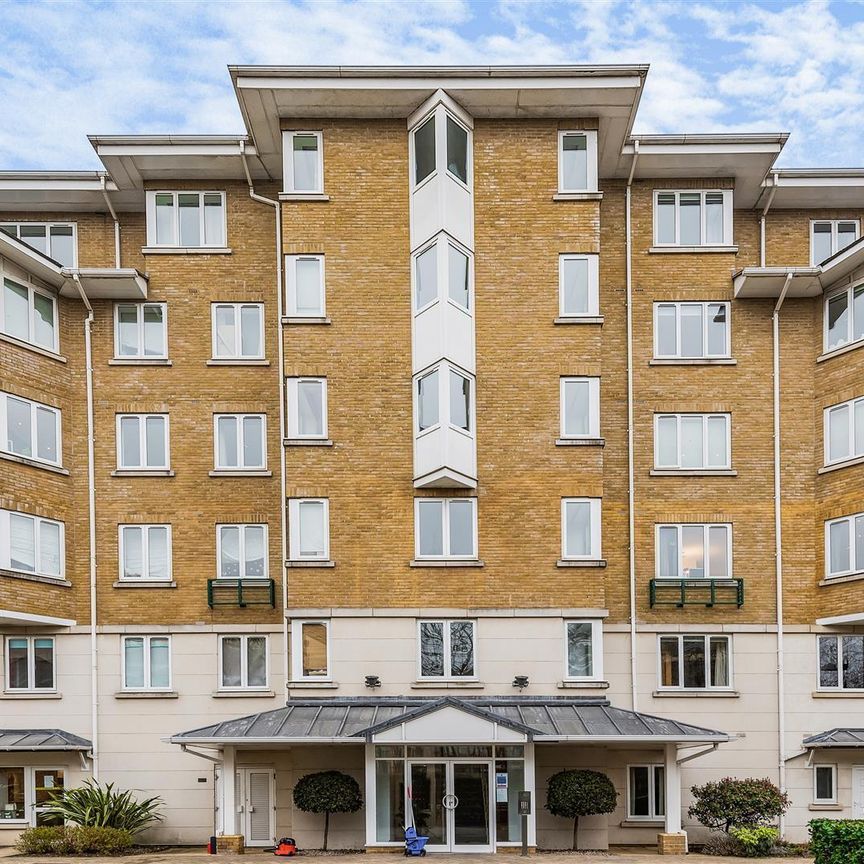 Strand Drive, Kew, Richmond, Surrey, TW9 - Photo 1