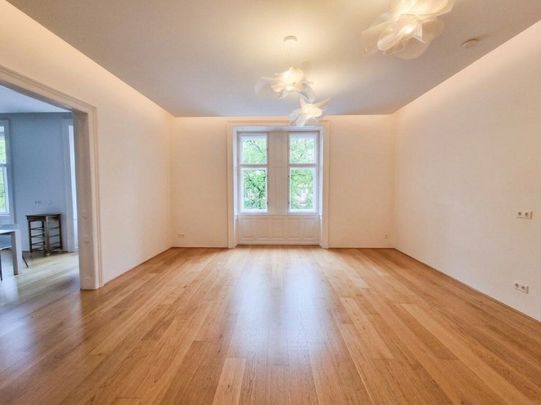 Luxuriöse Altbauwohnung in einem prächtigen historischen Haus in der Nähe des Servitenviertels und des Lycée - Photo 1