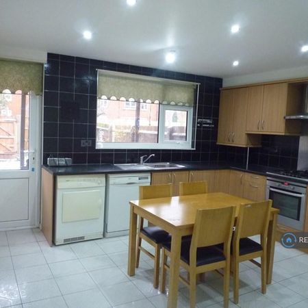 4 bedroom terraced house to rent - Photo 3