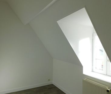 Bayeux, rue du Gal de Dais : F2 1er étage - Photo 2