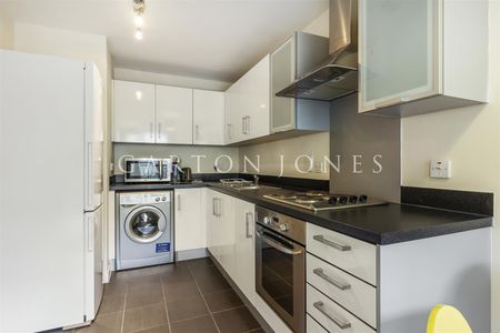 Woods House, Grosvenor Waterside, 7 Gatliff Road, London, SW1W - Photo 2