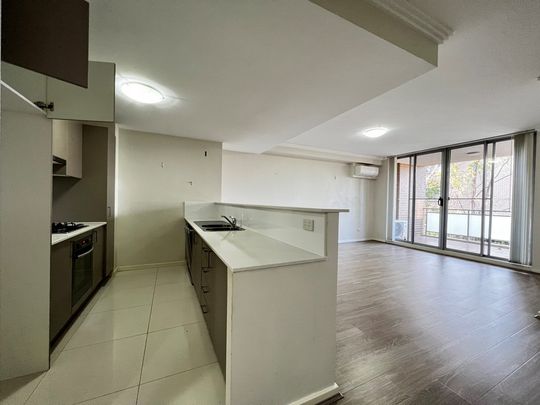 Modern Two Bedroom Apartment for Lease NOW!! - Photo 1