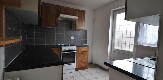 Barnmead Road, Dagenham, RM9 - Photo 2