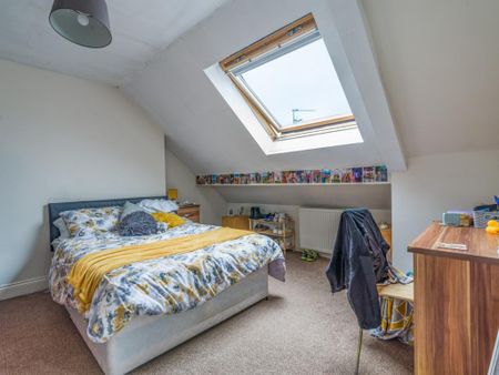 6 bedroom terraced house to rent - Photo 4