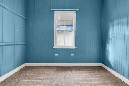 Beautiful 1919 built Queenslander - Photo 4
