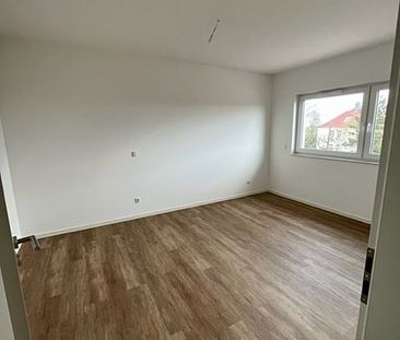 **Moderne 3-Zimmer mit Sonnen-Balkon, FBHZ, im EG in Salzgitter-Thiede!** - Foto 2