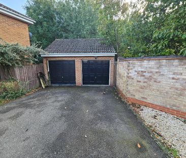 3 bedroom end of terrace house to rent - Photo 2