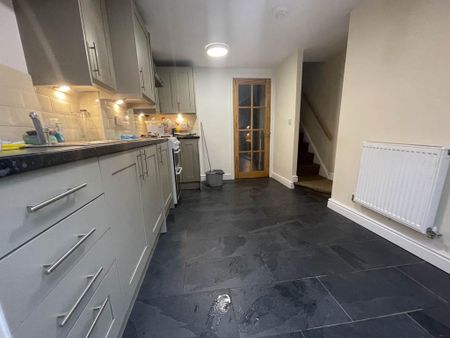 2 bedroom house to rent - Photo 2