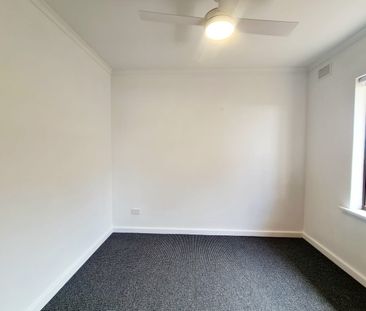 Refurbished Cosy Home - Photo 2