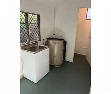 Quaint cottage nestled in Bushland - Photo 6