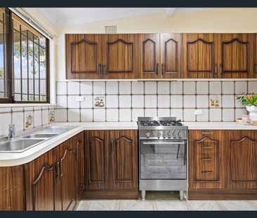 2 Bedroom Character Cottage in Exceptional Location - Photo 2