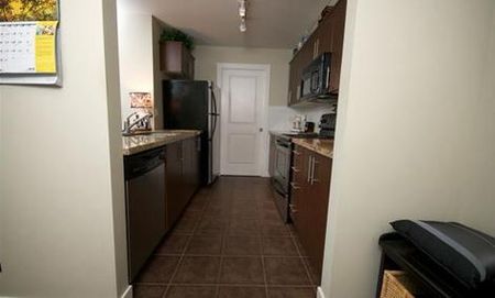 404-3260 St. Johns Street - Photo 5