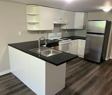 For Lease - 17 Collins Crescent Unit# Lower, Aurora, Ontario - Photo 2