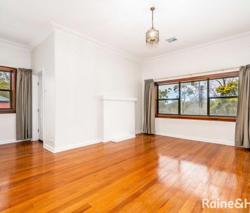 Spacious Sandstone Classic in Prime Glenalta Location - Photo 3