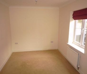 Merlin Road, Calne, SN11 - Photo 3
