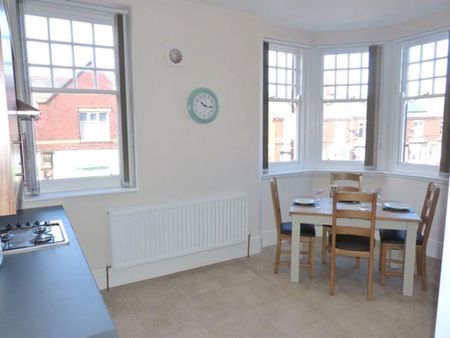 2 bedroom apartment to rent - Photo 4