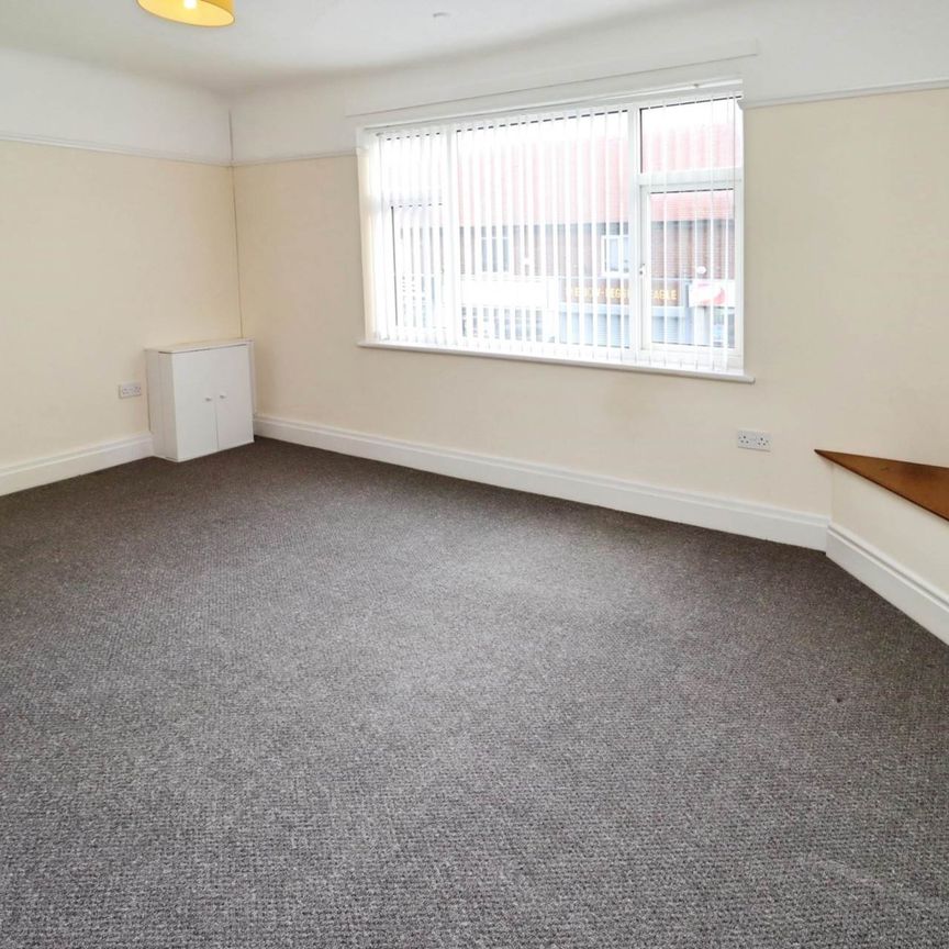 Allport Lane, Bromborough - Photo 1