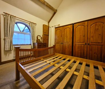 1 bedroom barn conversion to let - Photo 2