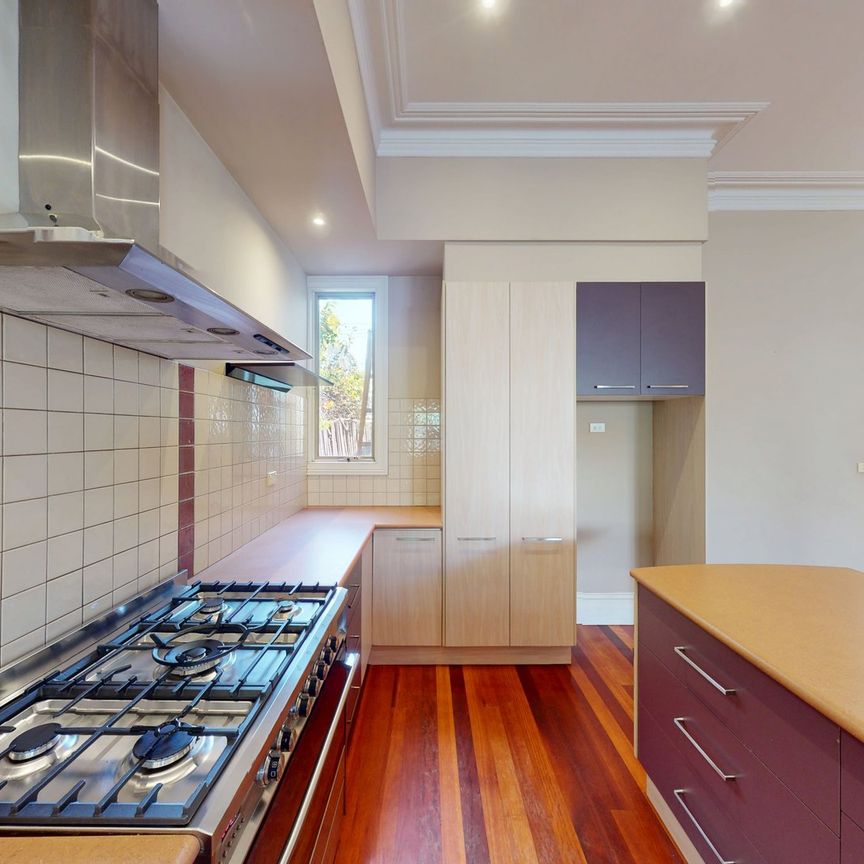 Charming 2-Bedroom Home in a Prestigious Brunswick Pocket - Photo 1