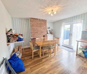 3 bedroom semi-detached house to rent - Photo 5