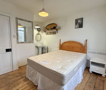 Flat 4 , 21 North Marine Road, Scarborough - Photo 6