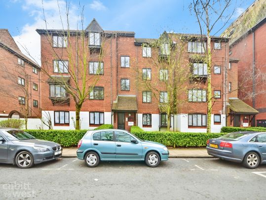 2 bedroom flat to rent - Photo 1
