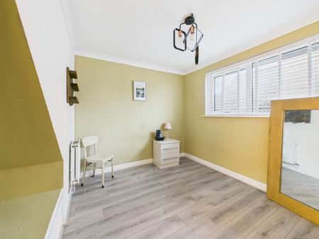 4 bedroom detached bungalow to rent - Photo 5