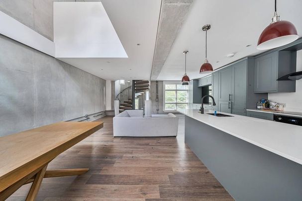 4 bedroom detached house to rent - Photo 1