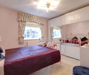 1 bedroom mews to rent - Photo 2