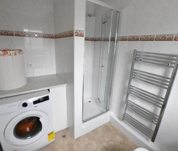 3 bedroom apartment to rent - Photo 6