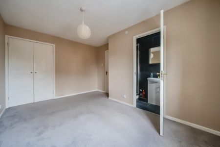 3 bedroom link detached house to rent - Photo 5