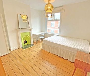 4 bedroom terraced house to rent - Photo 6