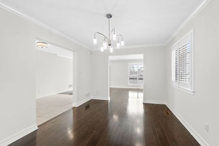 For Lease - 552 Ashbourne Crescent, Barrhaven, Ontario - Photo 2