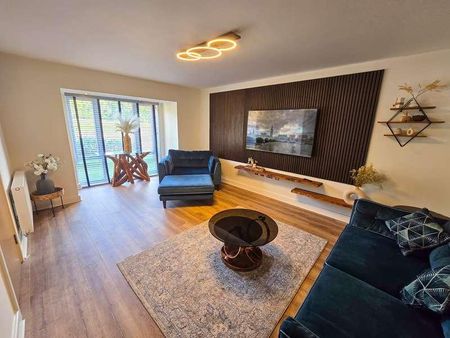 Ashtree Croft Grove, Micklefield, Leeds, LS25 - Photo 2