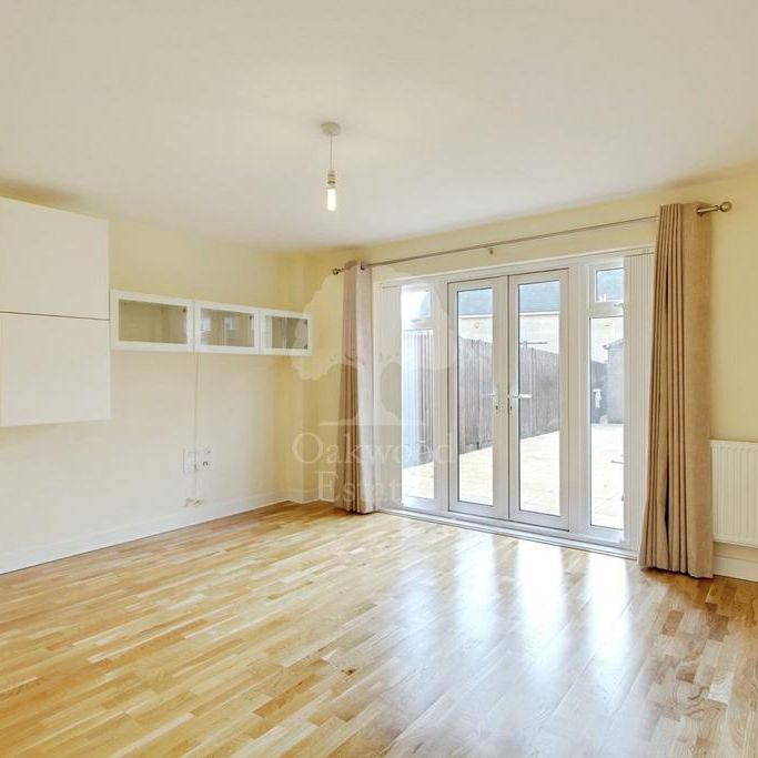 4 bedroom semi-detached house to rent - Photo 1